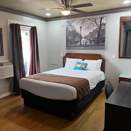 Outpost Motel 德里平斯普林斯 外观 照片